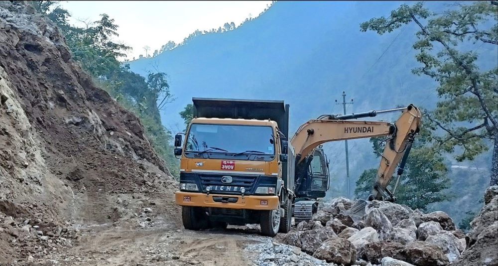 पोखरा-नारायणगढको वैकल्पिक मार्ग बन्दै