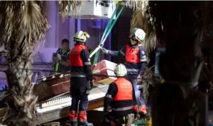 रेस्टुराँको छत भत्किँदा ४ जनाको मृत्यु