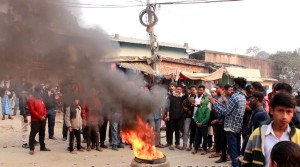 छोटी भन्सार सञ्चालनको माग गर्दै बजार बन्द