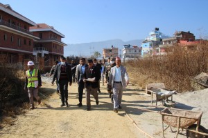 कर्मचारीलाई मन्त्री चौधरीको प्रश्न, ‘काममा किन ढिलाइ? ढिलो गर्दा कमिसन बढ्छ?