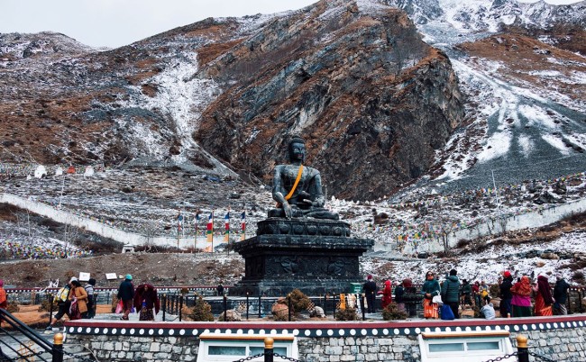 पर्यटक लोभ्याउँदै मुस्ताङको बुद्ध मूर्ति