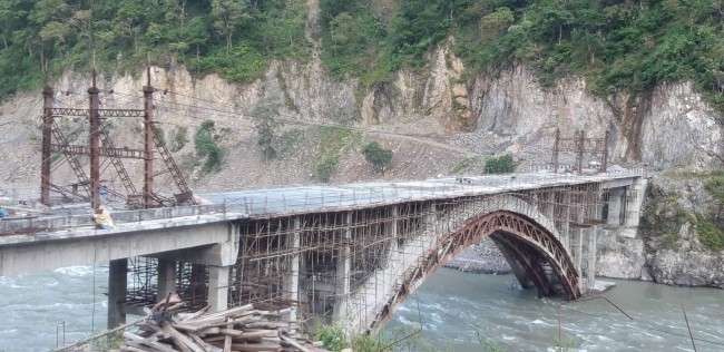 फोक्सिङटारको आर्क ब्रिजको ढलान सकियाे, एक महिनाभित्रै सञ्चालनमा आउने