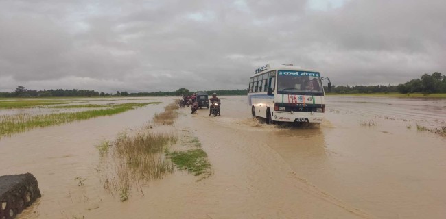 बेमौसमी वर्षाले जलविद्युत्, सडक र कृषिमा क्षति