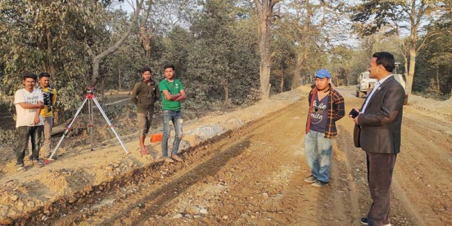 मन्त्रीको जिल्लामा करिब दुई सय योजना