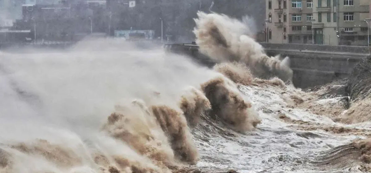 चीनमा सात दशकयताकै शक्तिशाली समुद्री आँधी: उडान, रेल र राजमार्गहरू बन्द