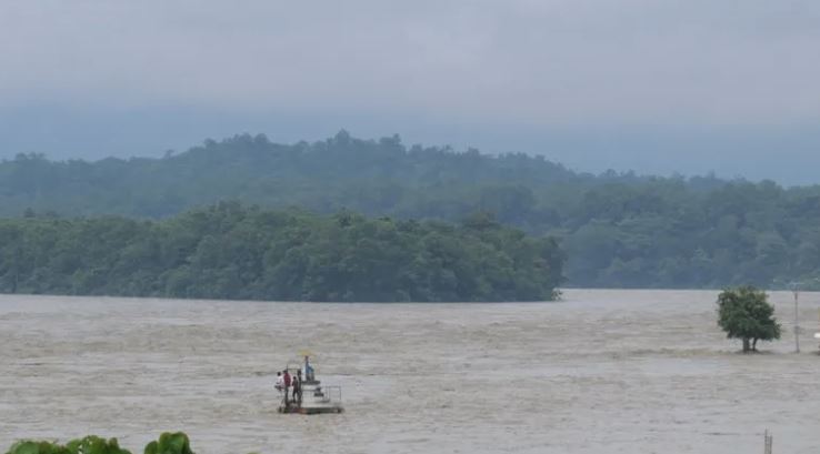 नारायणी नदीले सतर्कता तह पार गर्यो