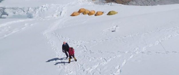 अस्ट्रियामा हिमपहिरोमा १० जना पयर्टक पुरिए