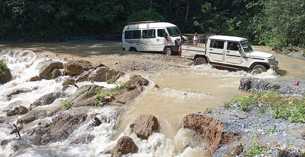 सेवार खोलामा डाइभर्सन नबनाउँदा सवारी सञ्चालनमा समस्या