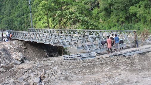 एक हप्तामा बन्यो भुरुङ खोलामा बेलिब्रिज