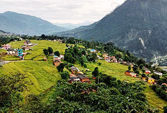 रत्नेचौरदेखि अर्जम,भकुण्डे हुँदै भकिम्ली जोड्ने सडक कालोपत्र