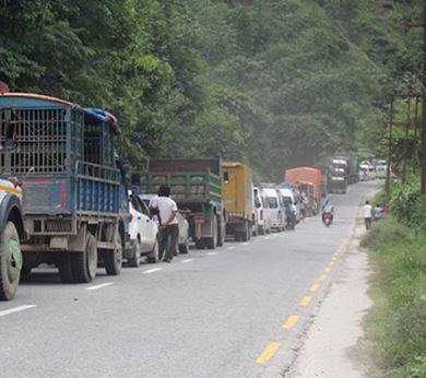 सात घण्टापछि खुल्यो पृथ्वी राजमार्ग