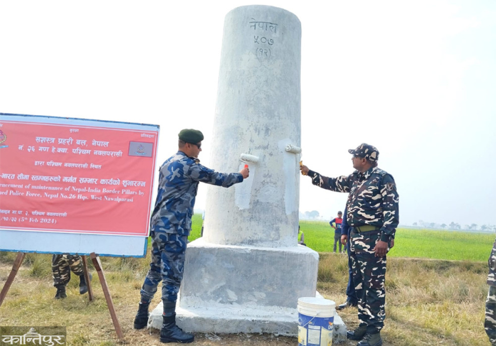  दशगजा क्षेत्रमा रहेका सीमा स्तम्भको मर्मत तथा रङरोगन गर्न सुरु